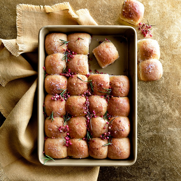 Williams Sonoma Goldtouch® Pro Nonstick Rectangular Cake Pan Williams