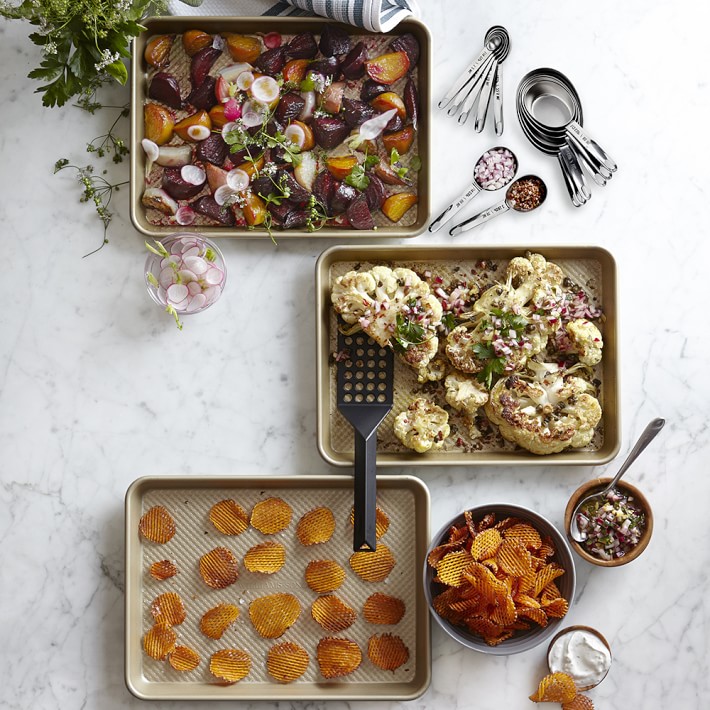 Williams Sonoma Goldtouch® Nonstick 4Piece Toaster Oven Pan Set