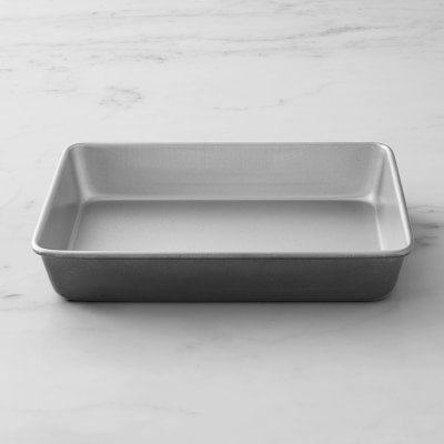 Amazon.com: Cuisinart 13 by 9-Inch Chef's Classic Nonstick Bakeware Cake Pan,  Silver: Baking Pan: Home & Kitchen