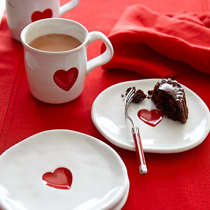 Red Heart Mini Loaf Pan with Towel