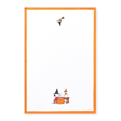 https://assets.wsimgs.com/wsimgs/rk/images/dp/wcm/202328/0072/peanuts-halloween-the-great-pumpkin-towels-set-of-2-m.jpg