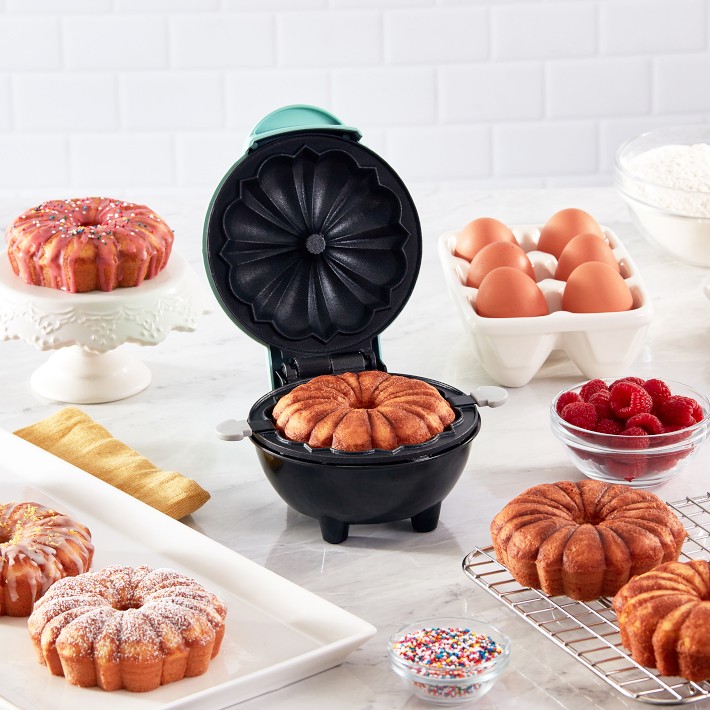 Dash Mini Donut Maker Machine for Kid-Friendly Breakfast, Snacks, Desserts  & More with Non-stick Surface, Makes 7 Doughnuts, Donut Print