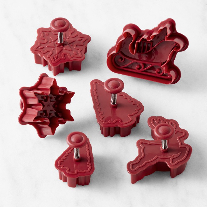 https://assets.wsimgs.com/wsimgs/rk/images/dp/wcm/202332/0331/williams-sonoma-holiday-twas-pie-punches-set-of-6-1-o.jpg