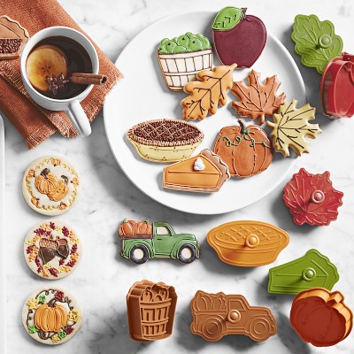 https://assets.wsimgs.com/wsimgs/rk/images/dp/wcm/202332/0367/williams-sonoma-fall-harvest-impression-cookie-cutter-23-p-m.jpg