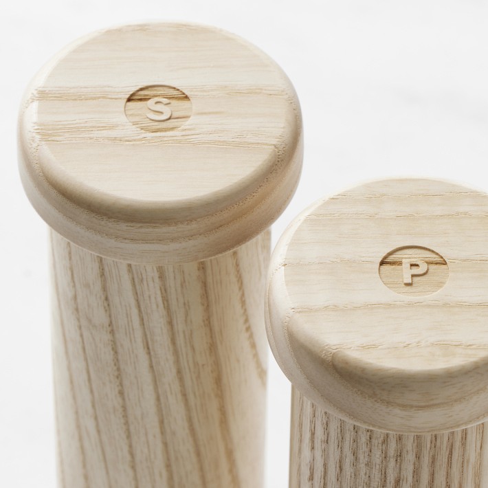 https://assets.wsimgs.com/wsimgs/rk/images/dp/wcm/202333/0091/williams-sonoma-salt-and-pepper-mills-o.jpg
