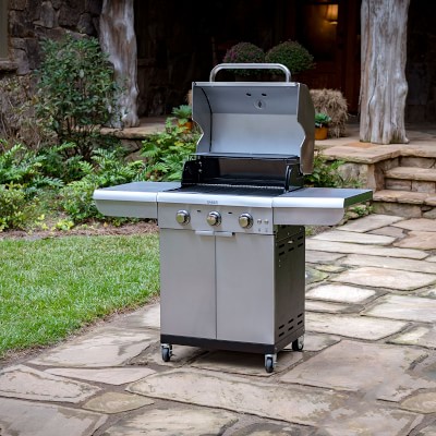 https://assets.wsimgs.com/wsimgs/rk/images/dp/wcm/202334/0006/saber-select-3-burner-gas-grill-liquid-propane-m.jpg