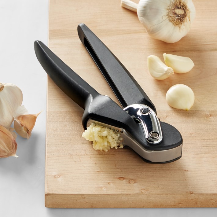 Black Chefn Garlic Press Garlic Tools Williams Sonoma