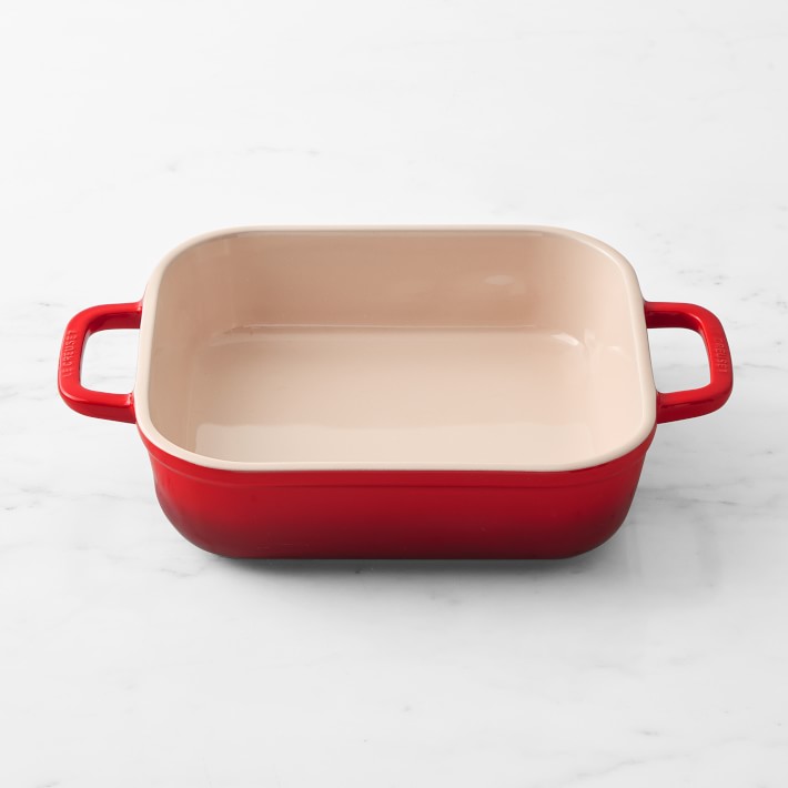 https://assets.wsimgs.com/wsimgs/rk/images/dp/wcm/202334/0034/le-creuset-san-francisco-stoneware-square-baking-dish-o.jpg