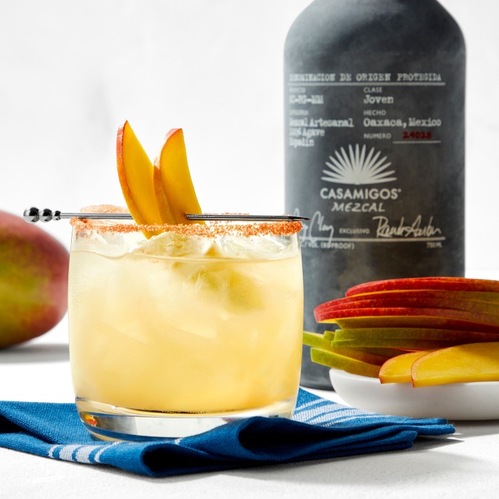 https://assets.wsimgs.com/wsimgs/rk/images/dp/wcm/202336/0012/open-kitchen-by-williams-sonoma-restaurant-stripe-cocktail-o.jpg