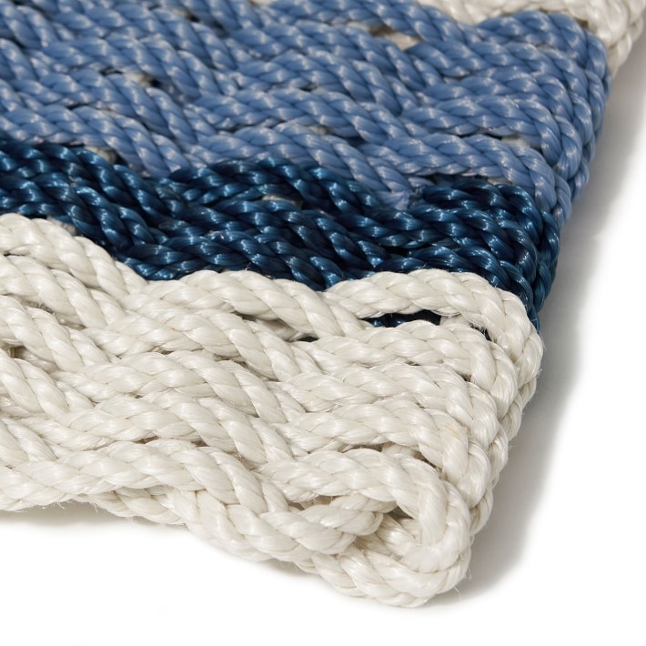 https://assets.wsimgs.com/wsimgs/rk/images/dp/wcm/202336/0023/the-rope-co-oyster-with-glacier-bay-navy-stripes-doormat-o.jpg