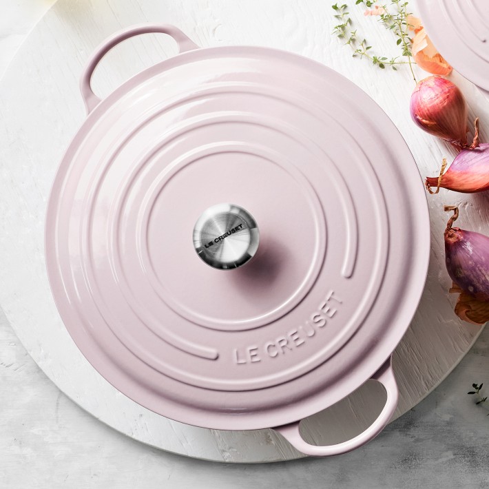 LEXI HOME 6 qt. Round Cast Iron Dutch Oven in Matte Pink with Lid