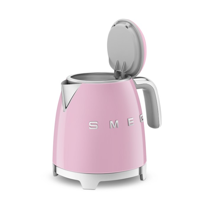 The Gourmet Shop - Who's got the cutest little SMEG Mini Kettles in town?  🖐🏻 We do! ⠀⠀⠀⠀⠀⠀⠀⠀⠀ ⠀⠀⠀⠀⠀⠀⠀⠀⠀ 💪🏻 Small but mighty, the new @SMEGusa electric  mini kettle combines iconic midcentury