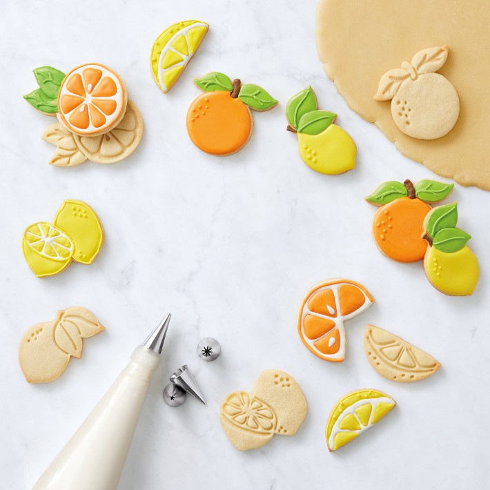 https://assets.wsimgs.com/wsimgs/rk/images/dp/wcm/202339/0013/williams-sonoma-citrus-impression-cookie-cutters-set-of-6-o.jpg