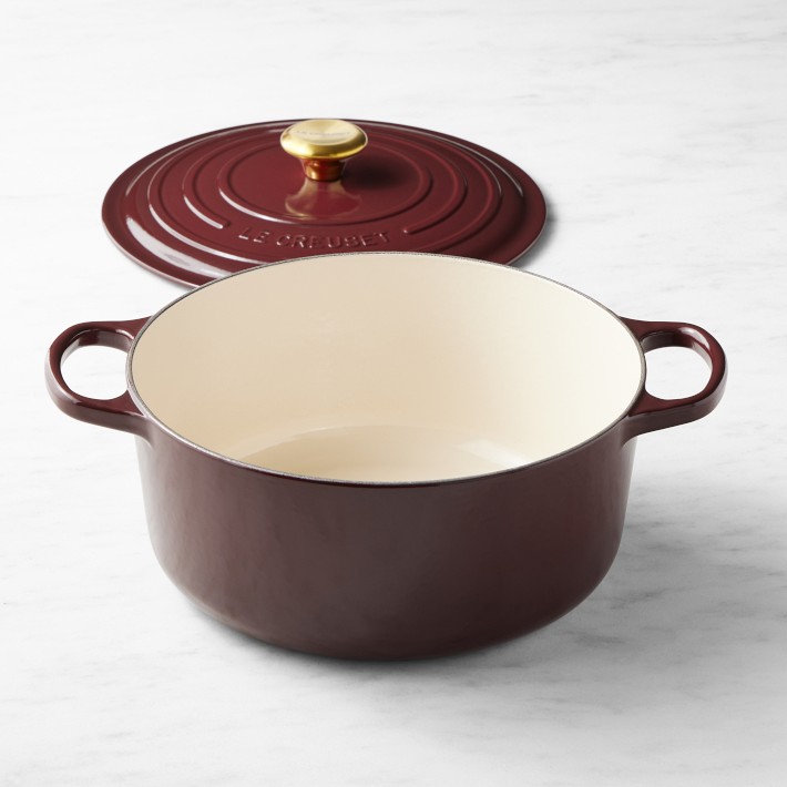 https://assets.wsimgs.com/wsimgs/rk/images/dp/wcm/202339/0333/le-creuset-signature-enameled-cast-iron-round-oven-o.jpg