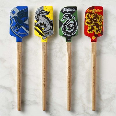 https://assets.wsimgs.com/wsimgs/rk/images/dp/wcm/202340/0013/harry-potter-hufflepuff-spatula-m.jpg