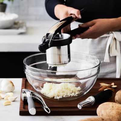 Williams Sonoma Serrated Swivel Peeler