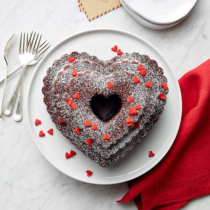 Nordic Ware Scallop Heart Bundt® Cake Pan