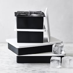 https://assets.wsimgs.com/wsimgs/rk/images/dp/wcm/202340/0062/williams-sonoma-classic-king-cube-tray-with-lid-set-of-2-j.jpg