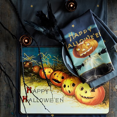 https://assets.wsimgs.com/wsimgs/rk/images/dp/wcm/202340/0079/vintage-halloween-platter-m.jpg