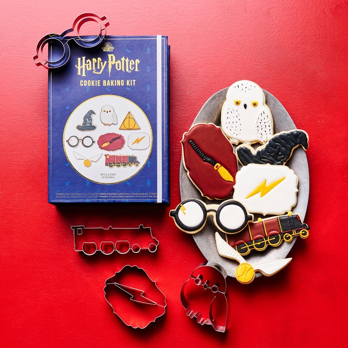 HARRY POTTER COOKIE CUTTER, 16 COOKIE CUTTERS