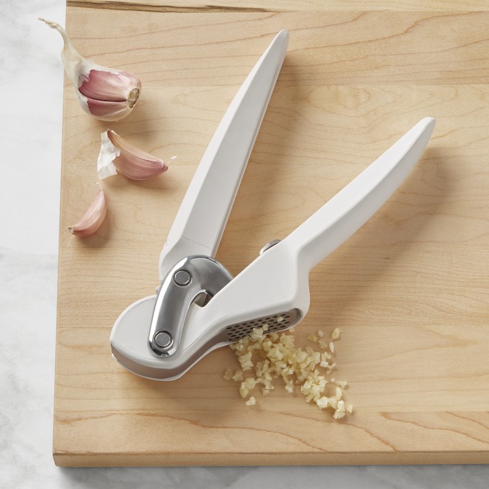 How to use the Pampered Chef Garlic Press 
