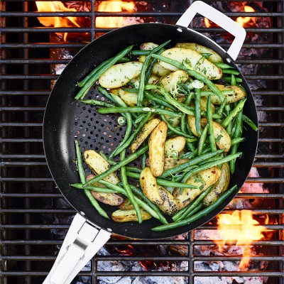 https://assets.wsimgs.com/wsimgs/rk/images/dp/wcm/202347/0017/williams-sonoma-high-heat-nonstick-outdoor-skillet-m.jpg