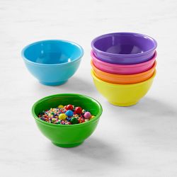 8 Piece Plastic Mixing Bowl Set with Lids - Lodging Kit Company