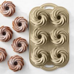Nordic Ware Nonstick Cast Aluminum Heritage Bundtlette Cake Pan