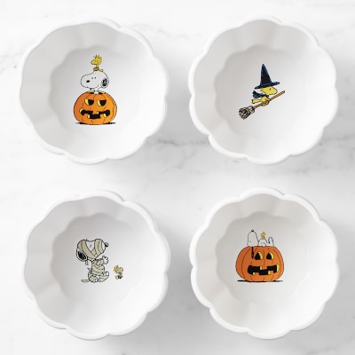 Peanuts Snoopy 4 Pack Stackable 5.5 Decorated Stoneware Bowl Set