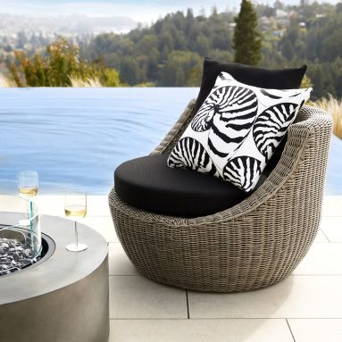 Outdoor Lounge Chairs &amp; Ottomans