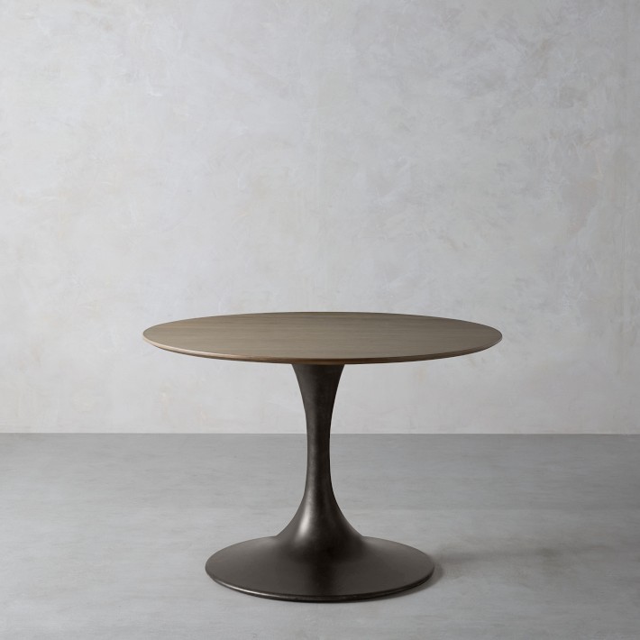 Tulip pedestal 2024 dining table