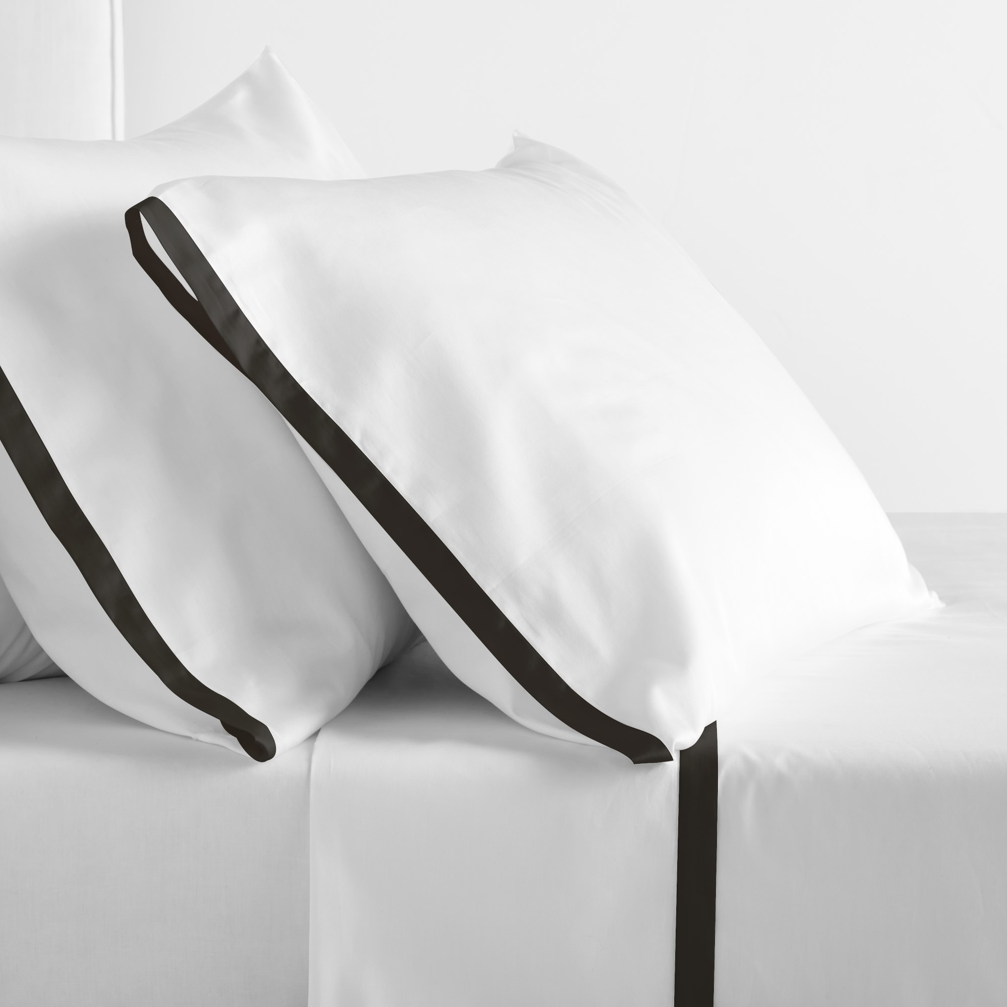 Chambers® Italian Border 300TC Sateen Sheet Set