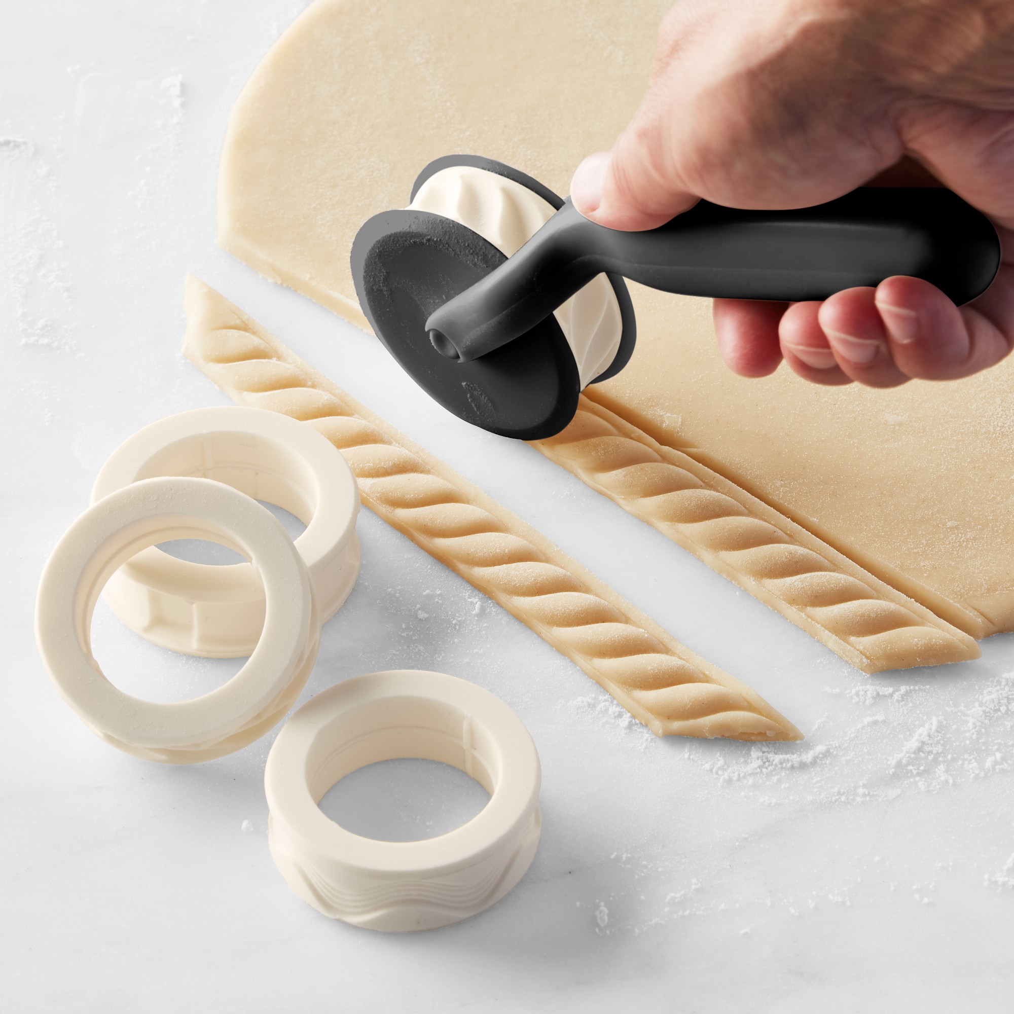 Williams Sonoma Rolling Impression Pie Crust Cutter