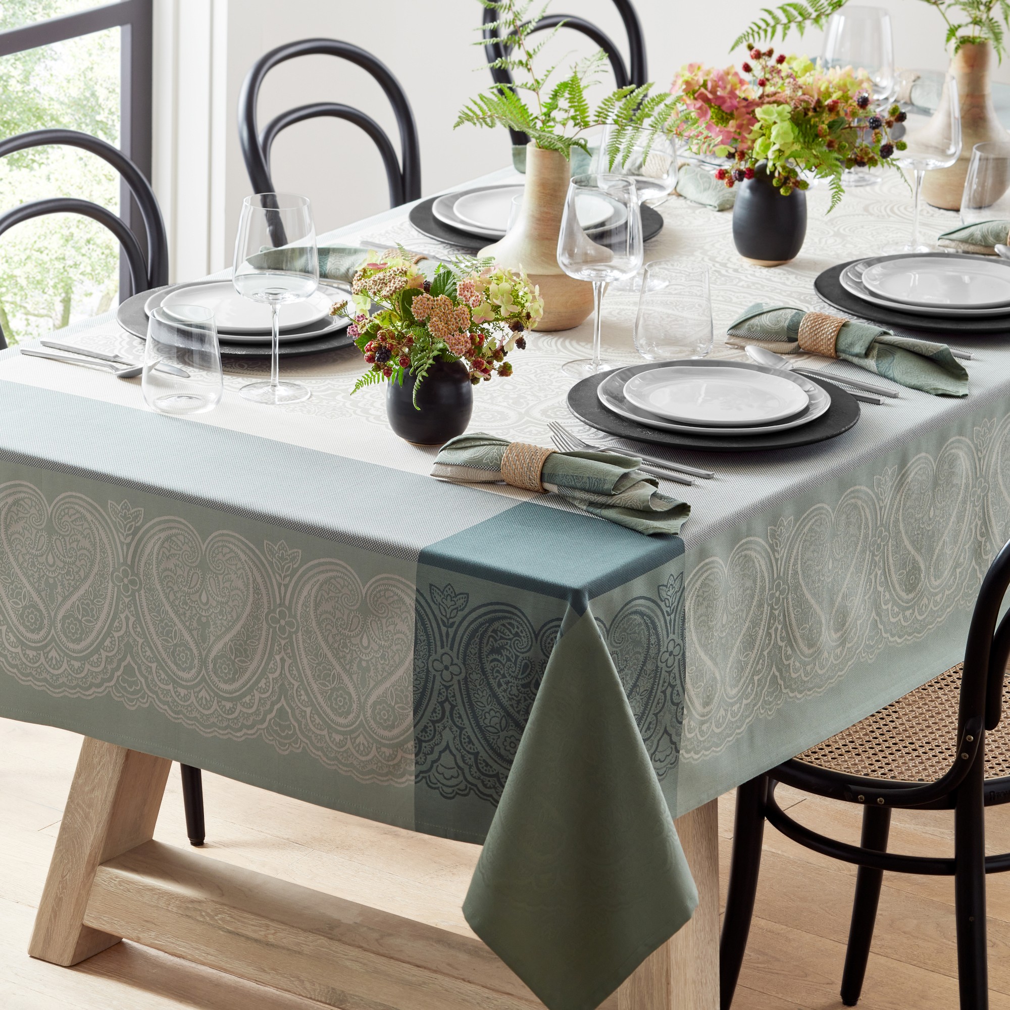 Jacquard Madrid Tablecloth