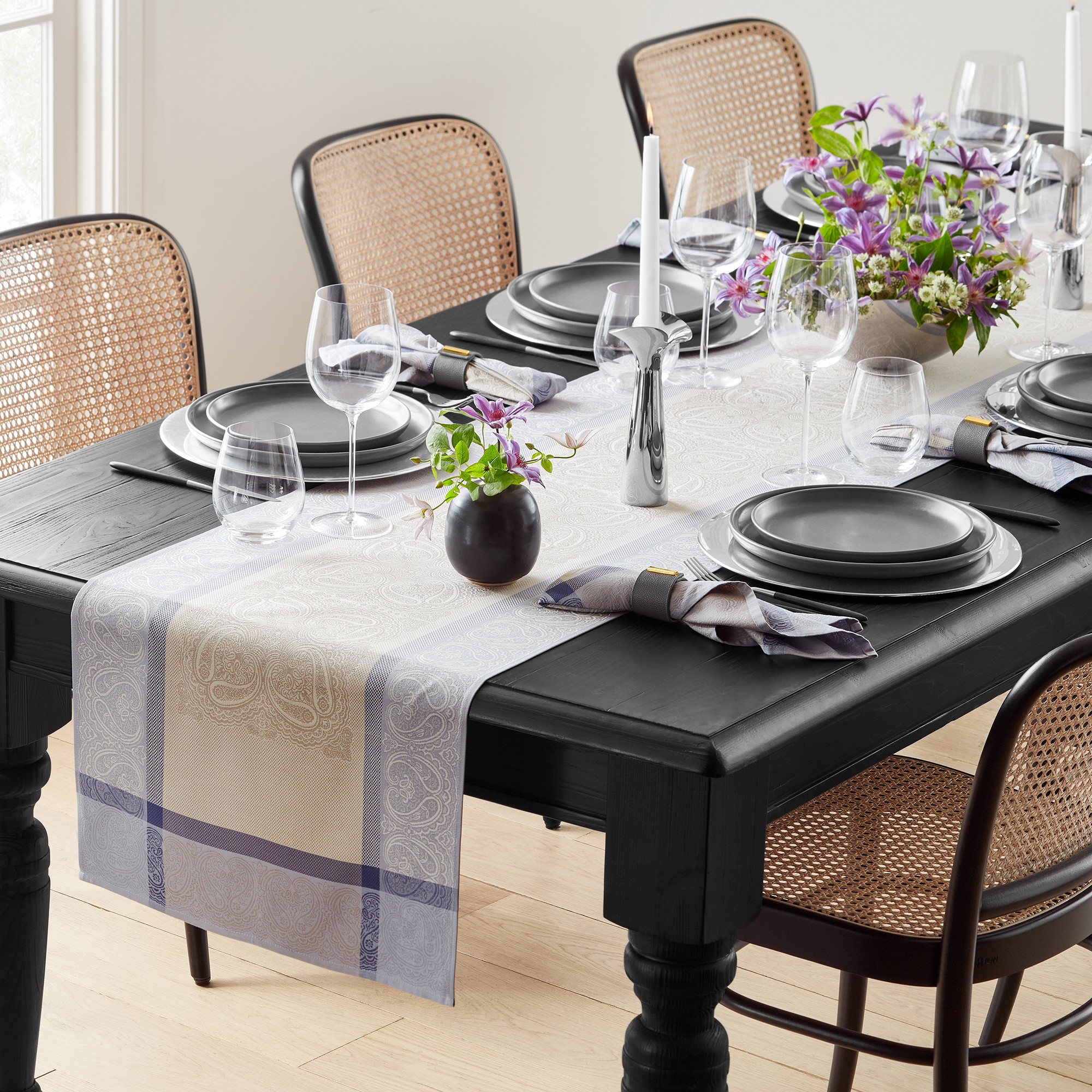 Jacquard Madrid Table Runner