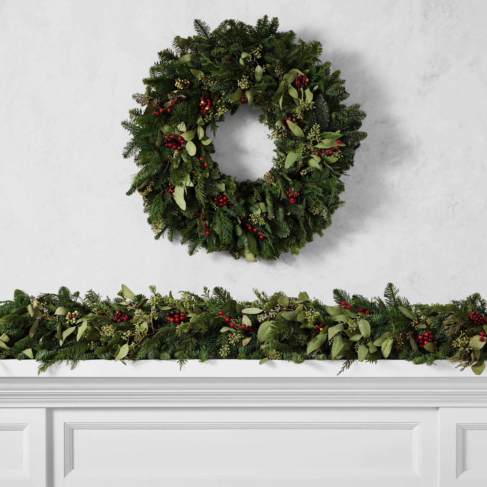 Cedar Berry Eucalyptus Live Wreath & Garland