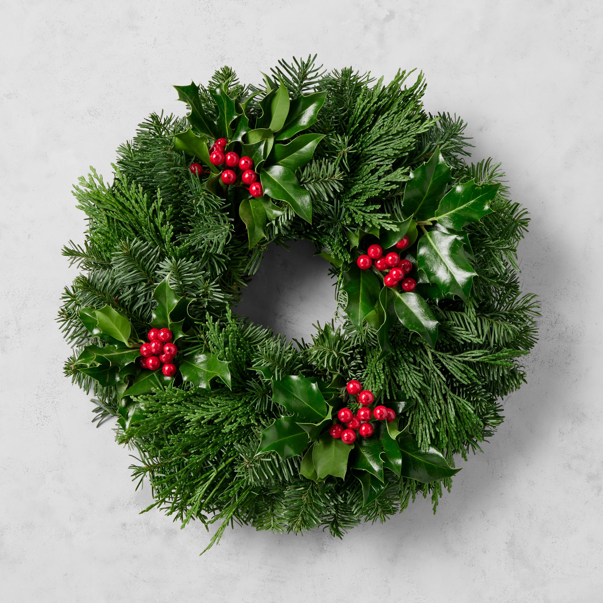 Noble Green Holly Live Wreath