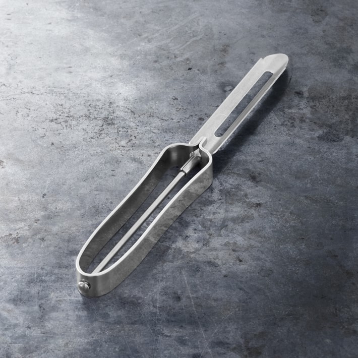 Williams Sonoma Open Kitchen Vegetable Peeler