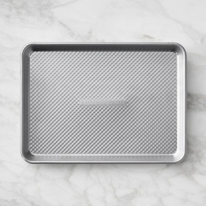 Williams Sonoma Traditionaltouch™ Corrugated Quarter Sheet Pan