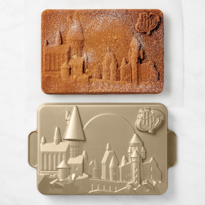 HARRY POTTER&#8482; Hogwarts Cast Aluminum Nonstick Cake Pan, 13&quot; x 9&quot;