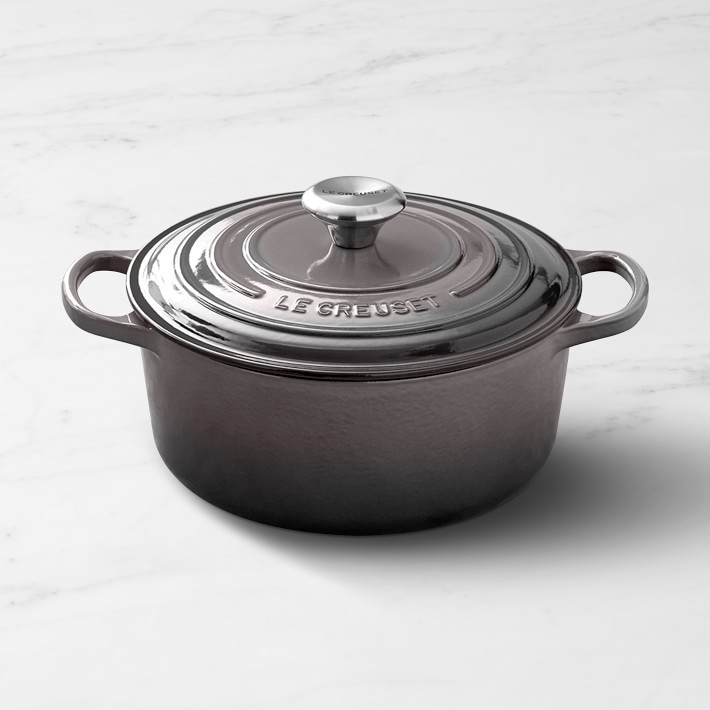 le creuset signature enameled cast iron round dutch oven (4 1/2 qt) in oyster