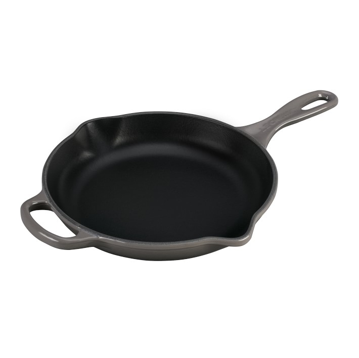 9 in le creuset signature enameled cast iron skillet fry pan in oyster