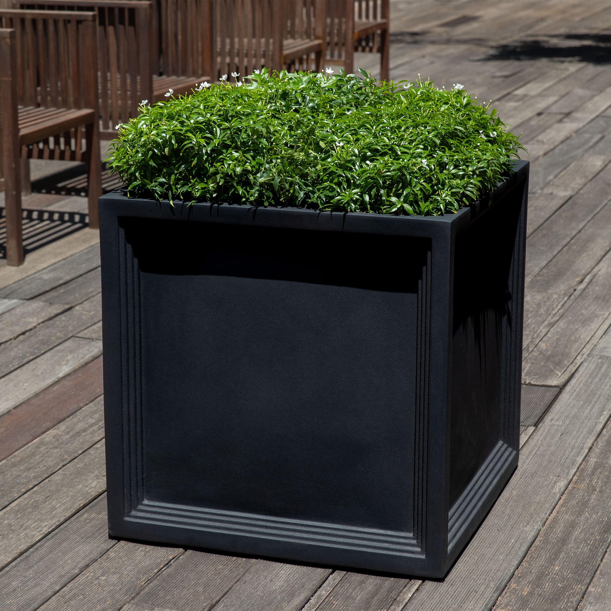 Sandhurst Planter