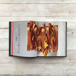 Snoop Dogg: From Crook to Cook: Platinum Recipes from Tha Boss Dogg's Kitchen