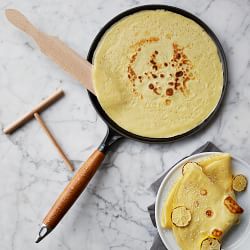 Staub Enameled Cast Iron Cr&#234;pe Pan with Spreader &amp; Spatula