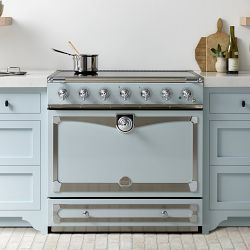 La Cornue CornuF&#233; 90 Albertine Induction Range &amp; Hood