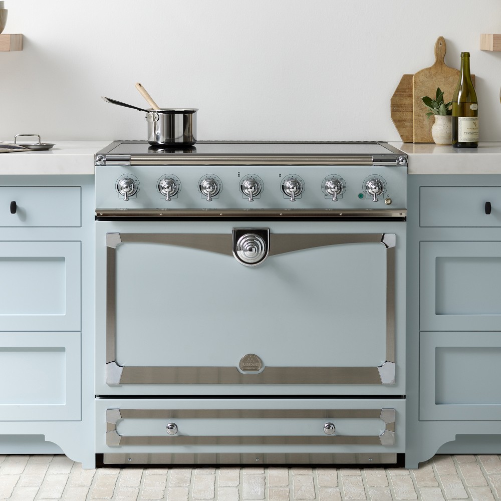 La Cornue CornuF&#233; 90 Albertine Induction Range &amp; Hood