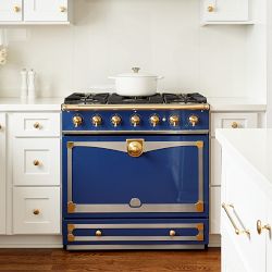 La Cornue CornuF&#233; 90 Albertine Range &amp; Hood
