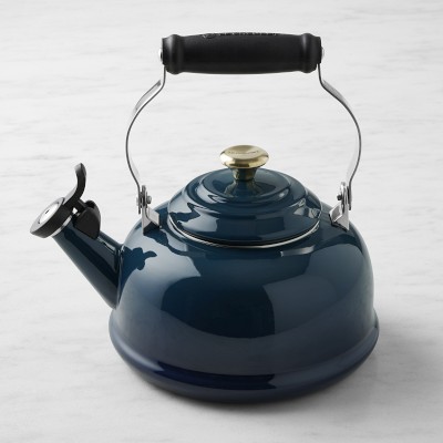 Le Creuset Classic Whistling Tea Kettle, Agave
