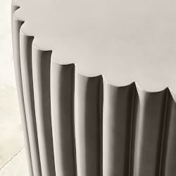 Tropea Fluted Accent Table (18&quot;)